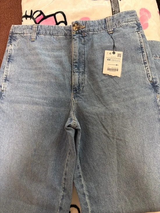 ZARA Light Blue Straight Leg Jeans - Picture 3 of 4